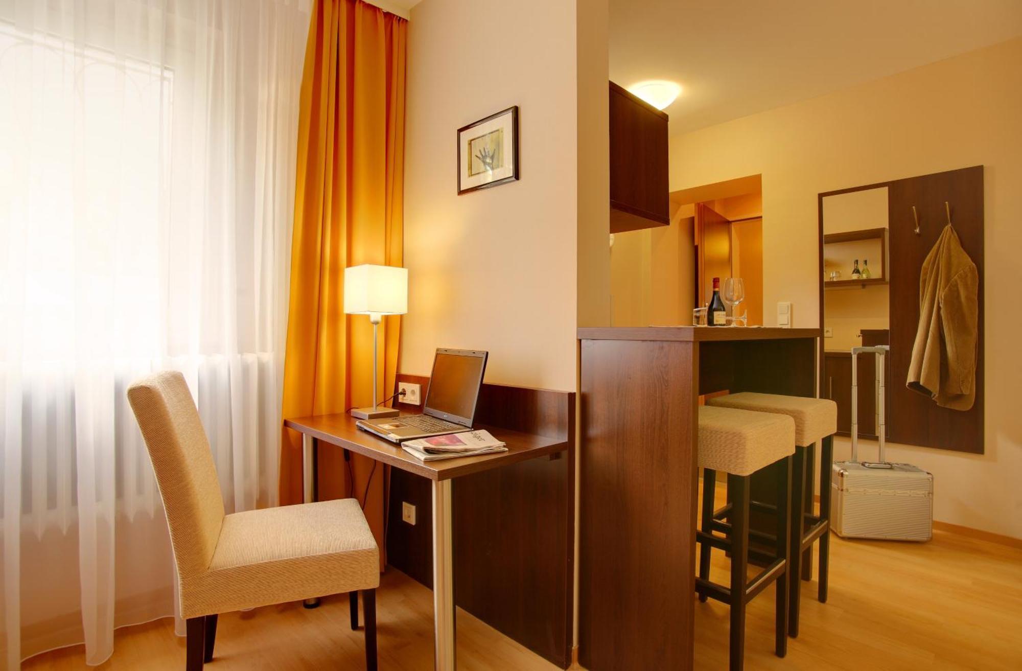 Hotel Mercedes City บอนน์ ภายนอก รูปภาพ