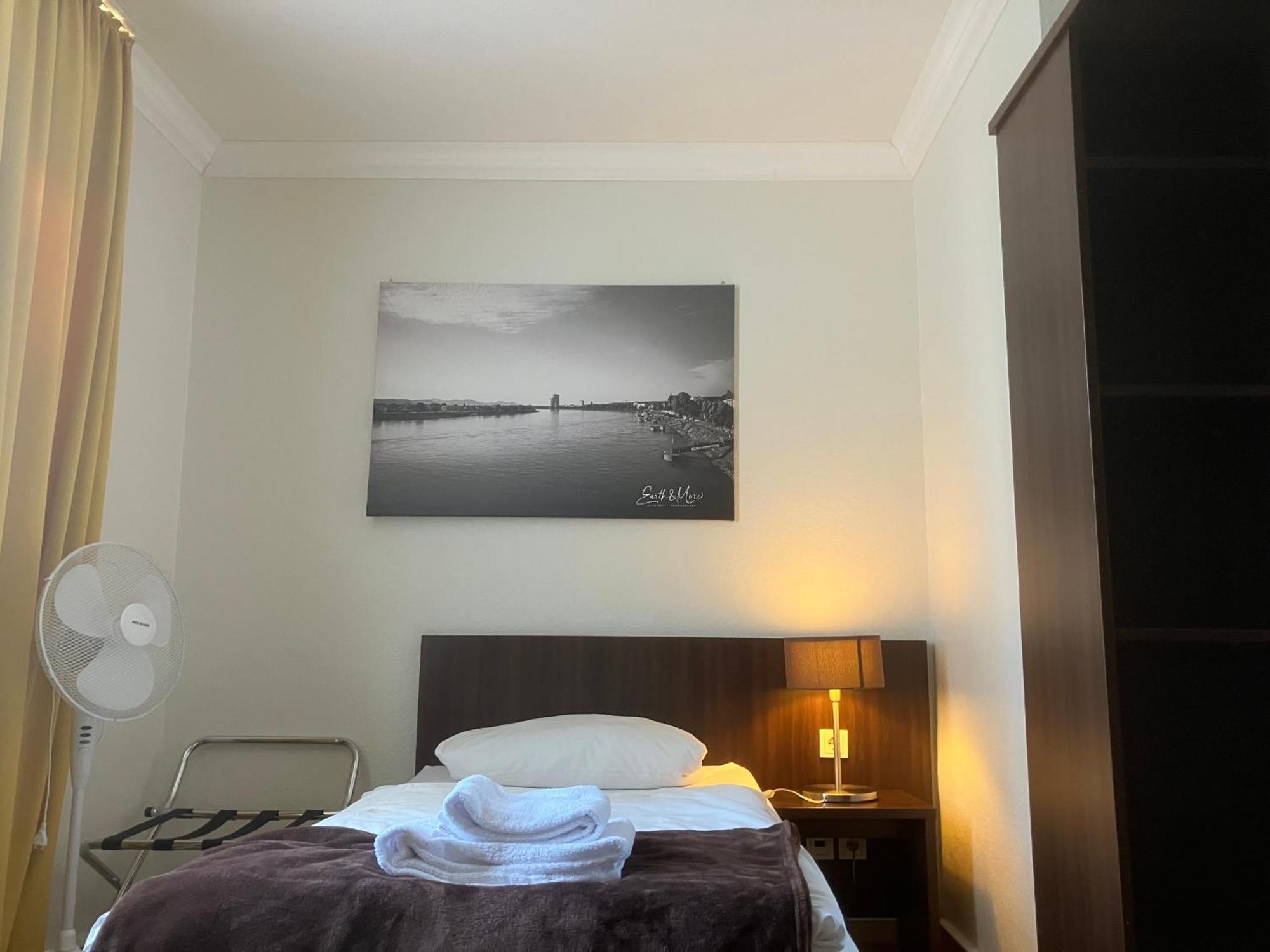 Hotel Mercedes City บอนน์ ภายนอก รูปภาพ